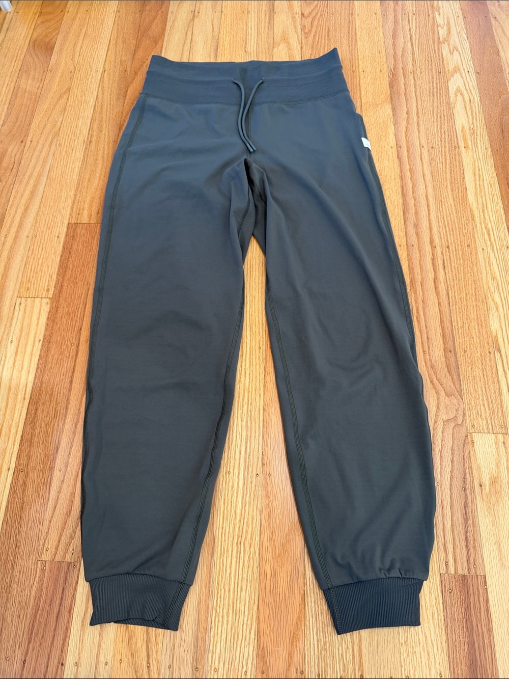 Vuori Army Green Women's Jogger Pants